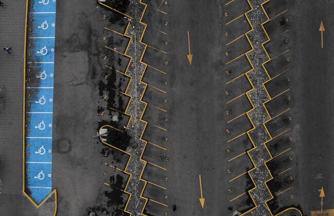 News Bilder des Tages (200321) -- BOGOTA, March 21, 2020 (Xinhua) -- Photo taken on March 20, 2020 shows a bus parking lot in Bogota, Colombia. The Colombian capital of Bogota began on Friday the mandatory isolation drill decreed by mayor Claudia Lopez in order to prepare for a quarantine aimed at containing the COVID-19 pandemic. The mandatory isolation drill in the Colombian capital, home to more than seven million people and where 56 of Colombia s 145 cases of COVID-19 have been confirmed, will remain in effect until midnight on March 23. (Photo by Jhon Paz Xinhua) COLOMBIA-BOGOTA-MANDATORY ISOLATION 