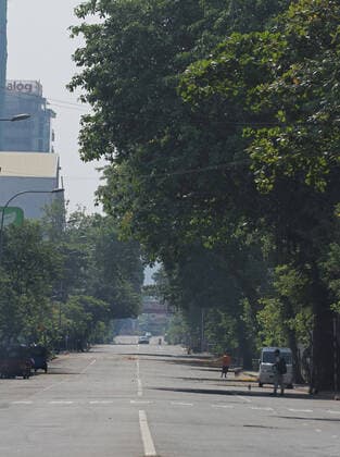 March 21, 2020, Colombo, Sri Lanka: A view of an empty street is seen after the authorities announced a weekend curfew in a country as a preventive measure against the spread of the COVID-19 novel coronavirus, in Colombo March 21, 2020. Colombo Sri Lanka - ZUMAd152 20200321_znp_d152_014 Copyright: xPradeepxDambaragex