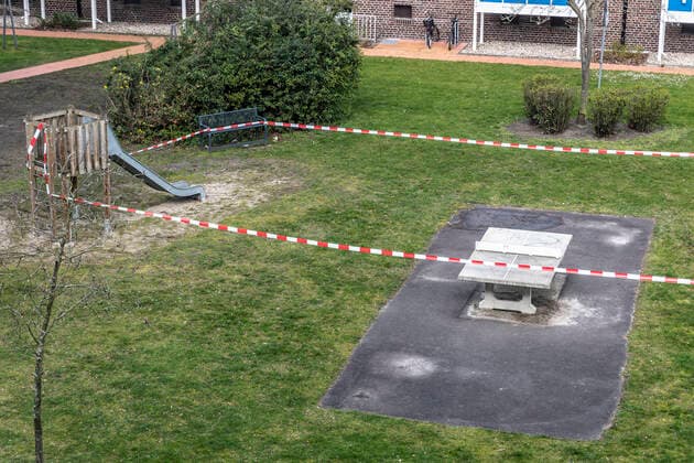 Closed Playground Corona-Krise in Deutschland, abgesperrter Kinderspielplatz, Hannover, 21.03.2020 Health Health Crisis Diseases