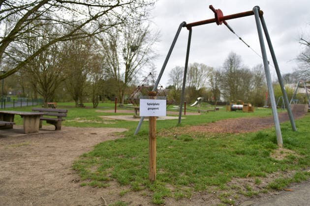 21.03.2020, xblx, gesperrter Spielplatz auf der Seewiese in Friedberg Friedberg