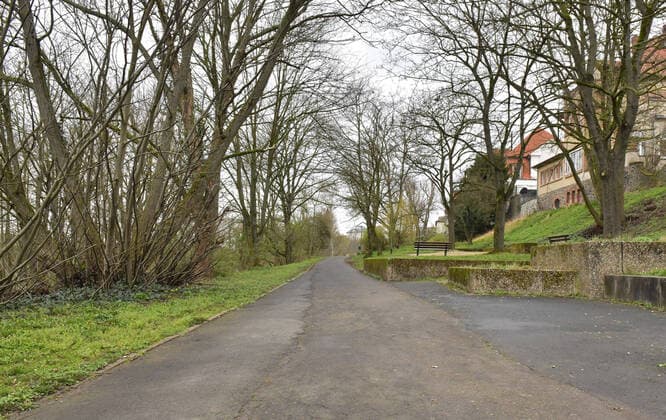 21.03.2020, xblx, vereinsamter Spazierweg in Friedberg Friedberg