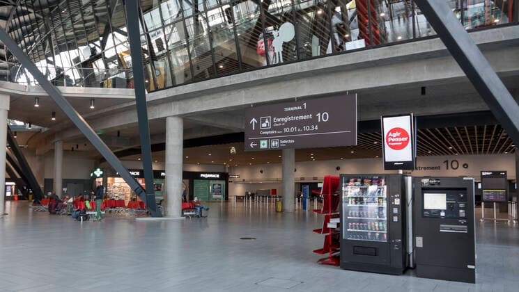 NEWS : annulation des vols et retour des derniers vacanciers - Aeroport Lyon Saint Exupery - Colombier Sauvignieu 21 03 2020 NEWS : Aeroport Lyon Saint Exupery - Colombier Sauvignieu - 21 03 2020 SandrineTHESILLAT Panoramic 