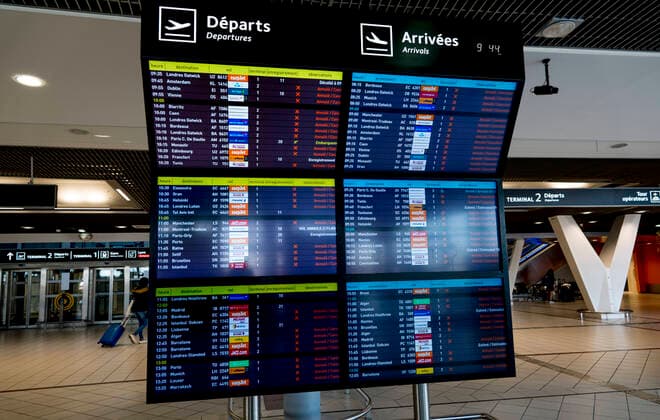 NEWS : annulation des vols et retour des derniers vacanciers - Aeroport Lyon Saint Exupery - Colombier Sauvignieu 21 03 2020 NEWS : Aeroport Lyon Saint Exupery - Colombier Sauvignieu - 21 03 2020 SandrineTHESILLAT Panoramic 