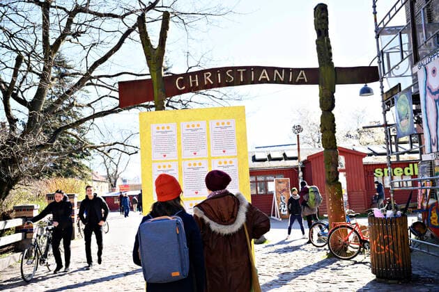 Christiania bliver lukket, loerdag den 21. marts 2020. Alt for mange gaester de seneste dage har faaet fristaden Christiania til at lukke for besoegende fra loerdag klokken 12 af hensyn til faren for smitte med coronavirus.. , Copenhagen Denmark Copyright: PhilipxDavali PhilipxDavalix spdk20200321-135353-L