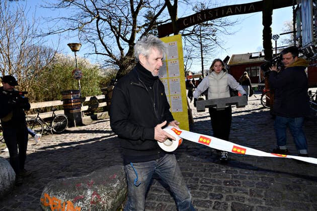 Christiania bliver lukket, loerdag den 21. marts 2020. Alt for mange gaester de seneste dage har faaet fristaden Christiania til at lukke for besoegende fra loerdag klokken 12 af hensyn til faren for smitte med coronavirus.. , Copenhagen Denmark Copyright: PhilipxDavali PhilipxDavalix spdk20200321-135401-L