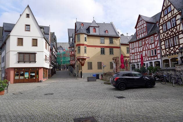 Limburg City wg Cornoa leergefegt 21.03.2020, , Limburg, , im Bild 12 Uhr Mittags, die Altstadt, eine der meistbesuchtesten touristischen Plätze in Limburg, niemand zu sehen.