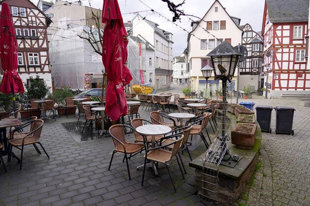 Limburg City wg Cornoa leergefegt 21.03.2020, , Limburg, , im Bild 12 Uhr Mittags, die Altstadt, eine der meistbesuchtesten touristischen Plätze in Limburg, niemand zu sehen.