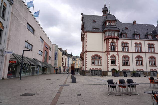 Limburg City wg Cornoa leergefegt 21.03.2020, , Limburg, , im Bild 12 Uhr Mittags, die Fussgängerzone, eine der meistbesuchtesten Plätze in Limburg, niemand zu sehen.