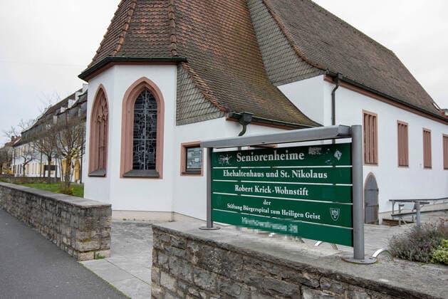 Wuerzburg, Seniorenheim Ehehaltenhaus, 21.03.2020, Neun Corona-Tote in im Würzburger Seniorenheim Ehehaltenhaus - St.Nikolaus Bild: Nirgendwo sonst in Deutschland wütet das Coronavirus so schlimm wie im Würzburger Seniorenheim Ehehaltenhaus - St.Nikolaus, auch 23 23 Pflegekraefte sind ebenfalls positiv getestet und befinden sich in haeuslicher Quarantaene Copyright: HMBxMedia xHeikoxBecker