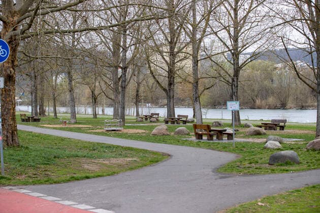 Wuerzburg, City, 21.03.2020, Coronavirus, Katastrophenfall in Bayern, Ausgangsbeschraenkungen Bild: Auf beliebten Plaetzen in Wuerzburg, sind keine Personen mehr, Die Buerger halten sich an die vorläufige Ausgangsbeschränkung des Bayerischen Staatsministeriums für Gesundheit und Pflege Copyright: HMBxMedia xHeikoxBecker