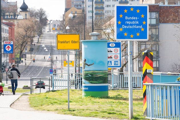 Frankfurt Oder GER, Frankfurt Oder - Grenzuebergang, 21.03.2020 Ortseingangsschild Frankfurt Oder - EU - , Themenbild - Guest Frankfurt Oder - Slubice, 21.03.2020, Copyright: xUwexKoch xEibner-Pressefotox EP_ukh