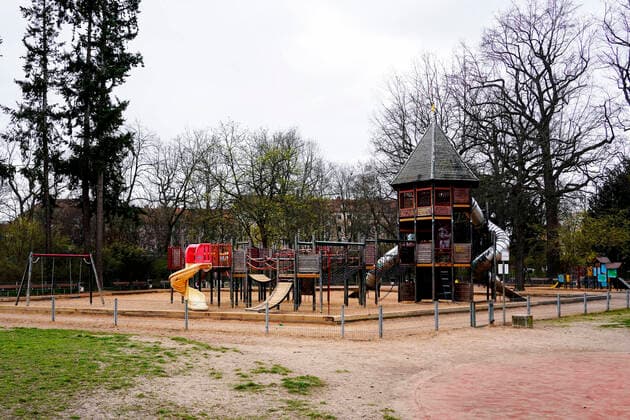 Corona-Virus Pandemie, bfischu, HMB Media Schumacher, 21.03.20, Nuernberg, Germany Stadtpark Nürnberg, Spielplatz Copyright: HMBxMedia Schumacher