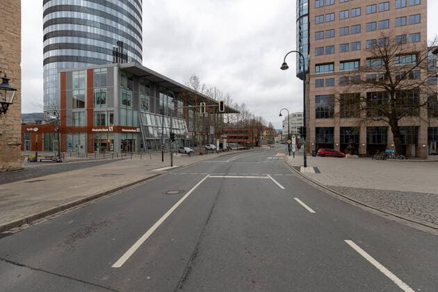 Corona Krise in Jena - Betretungsverbot sorgt für leere Innenstadt Jena Zentrum Thüringen Deutschland