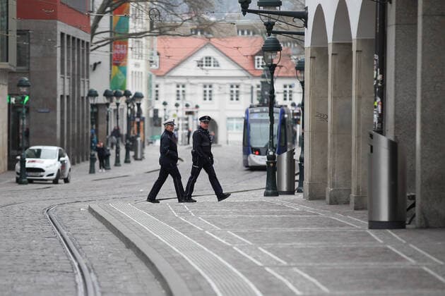 Freiburg Themenbild - Leben in Freiburg im Breisgau mit Coronavirus, Corona Virus, COVID-19 Themenbild - Leben in Freiburg im Breisgau mit Coronavirus, Corona Virus, COVID-19 die Kaiser-Joseph-Strafle, Muenster, Muensterplatz, Einkaufsstrasse, Einkaufsmeile in Freiburg in Breisgau, menschenleer, komplett leer, niemand da, keine Menschen, ohne Menschen, Themenbild, Featurebild, Symbolbild Copyright: xFleigx xEibner-Pressefotox EP_dfg