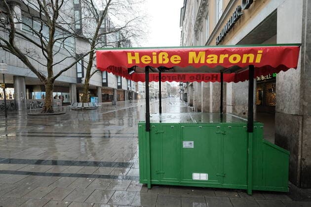 Die menschenleere Kaufingerstrasse - Ausgangsbeschränkung in Bayern wegen Corona Pandemie - Tag 1, München am 21.03.2020