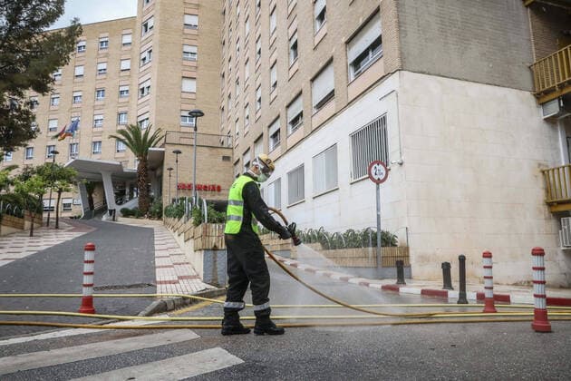 March 21, 2020: 21 March 2020 (Malaga) La Ume ,a Spanish military unit is in the midst of disinfecting hospitals. Today the Regional University Hospital of Malaga. - ZUMAc161 20200321_zap_c161_007 Copyright: xLorenzoxCarnerox