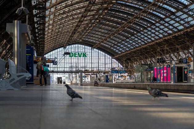 Auswirkungen der Coronavirus Krise, leere Gleise am Hauptbahnhof, Köln, Deutschland, Corona Krise