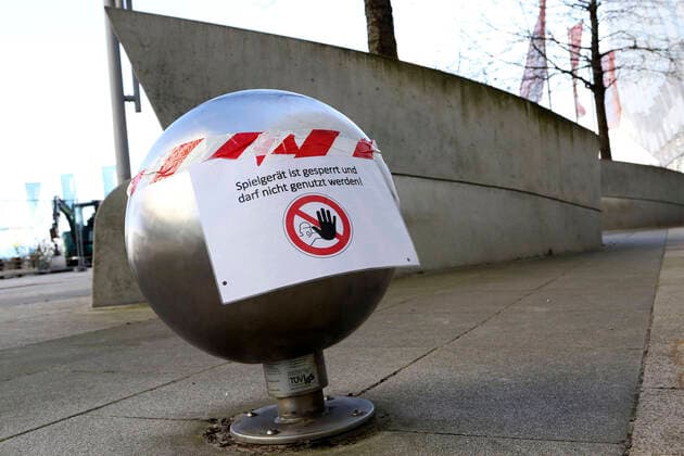 Spielplatz in der Hafencity geschlossen wegen COVID-19 Pandemie. Hamburg, 21.03.2020.