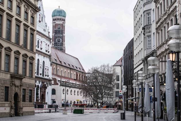 March 22, 2020, Munich, Bavaria, Germany: Displays of the empty streets and city center of Munich, Germany after restrictions on public life were put into force. Even on Sundays, the plaza and streets are filled with church-goers, cafe customers, and tourists. The Interior Ministry has stated that cold weather, rain, and snow is a positive in this case. In comparison to a complete ban, Bavaria still allows highly restricted movement outside of the home and police are prepared act against violations. Munich Germany - ZUMAb160 20200322_zbp_b160_019 Copyright: xSachellexBabbarx