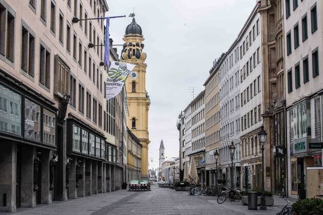 March 22, 2020, Munich, Bavaria, Germany: Displays of the empty streets and city center of Munich, Germany after restrictions on public life were put into force. The Interior Ministry has stated that cold weather, rain, and snow is a positive in this case. In comparison to a complete ban, Bavaria still allows highly restricted movement outside of the home and police are prepared act against violations. Munich Germany - ZUMAb160 20200322_zbp_b160_029 Copyright: xSachellexBabbarx