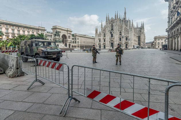 Milan. Army checks public order in Piazza Duomo no person. Case COVID19 Coronavirus (Carlo Cozzoli Fotogramma, Milan - 2020-03-22) p.s. la foto e utilizzabile nel rispetto del contesto in cui e stata scattata, e senza intento diffamatorio del decoro delle persone rappresentate  Copyright: xCarloxCozzolix xFOTOGRAMMAx