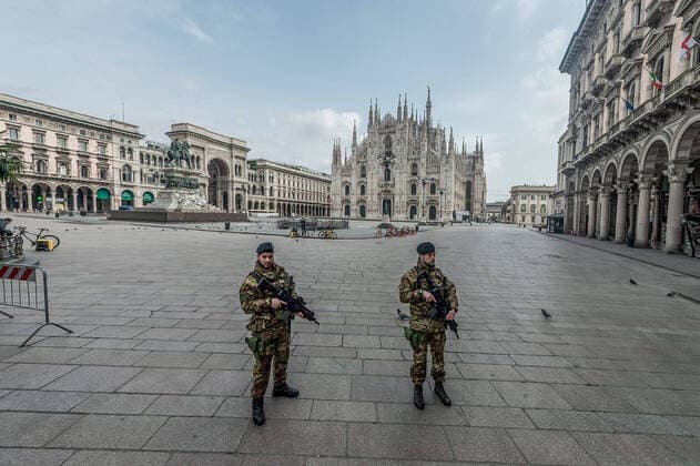 Milan. Army checks public order in Piazza Duomo no person. Case COVID19 Coronavirus (Carlo Cozzoli Fotogramma, Milan - 2020-03-22) p.s. la foto e utilizzabile nel rispetto del contesto in cui e stata scattata, e senza intento diffamatorio del decoro delle persone rappresentate  Copyright: xCarloxCozzolix xFOTOGRAMMAx
