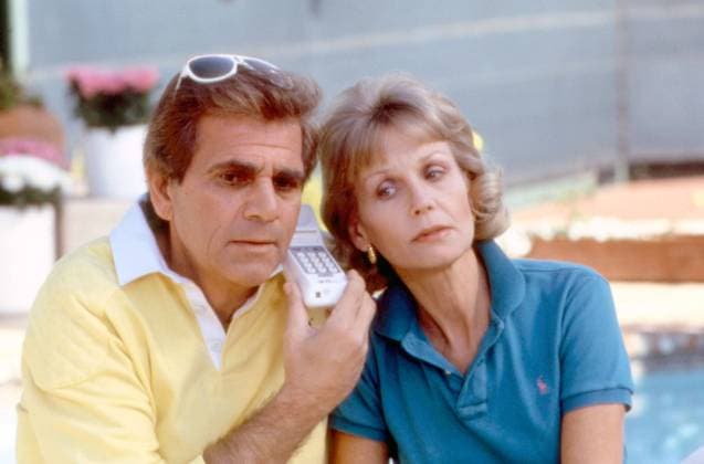 GOTCHA!, Alex Rocco, Marla Adams, 1985. Universal courtesy Everett Collection Universal Courtesy Everett Collection !ACHTUNG AUFNAHMEDATUM GESCHÃ„TZT! PUBLICATIONXNOTxINxCANxCHNxFRAxITAxJPNxNORxPOLxRUSxESPxUKxUSA Copyright: xUniversal CourtesyxEverettxCollectionx MSDGOTC EC022