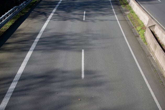 Bünde, Deutschland 22.03.2020: Feature Verkehr Eine leere Autobahn, auf der A30 fahren keine Autos , Bünde Deutschland