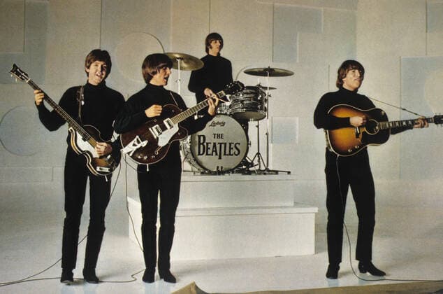 HELP!, The Beatles, Paul McCartney, George Harrison, Ringo Starr, John Lennon, performing, 1965. Courtesy Everett Collection !ACHTUNG AUFNAHMEDATUM GESCHÃ„TZT! PUBLICATIONXNOTxINxCANxCHNxFRAxITAxJPNxNORxPOLxRUSxESPxUKxUSA Copyright: xCourtesyxEverettxCollectionx MSDHELP EC007