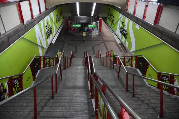 March 22, 2020, Bangkok, Thailand: View of empty staircases at BTS Skytrain amid Coronavirus fears..Thailand s government has enacted stronger measures to combat the spread of the coronavirus, including postponing the country s biggest holiday, shutting down schools and closing bars. The restrictions are not as sweeping as in many other countries, where businesses have been shut and people have been urged or forced to stay at home. Bangkok Thailand - ZUMAs197 20200322_zaa_s197_046 Copyright: xYuttachaixKongprasertx