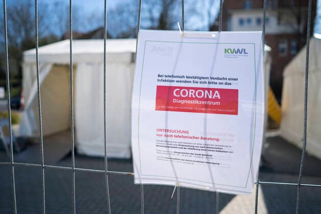 Corona-Testzentrum am Sonntag geschlossenes Corona-Testzentrum des evangelischen Klinikums Bethel in Bielefeld Corona Test center of Protestank Clinic Bethel in Bielefeld, closed on Sunday, 22.3.2020