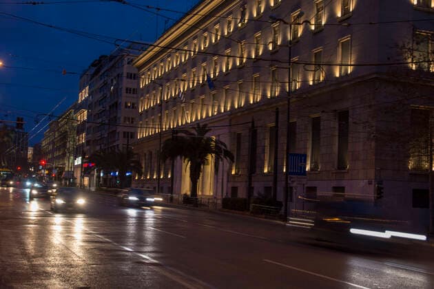 March 22, 2020, Athens, Greece: Athens city center looks like a ghost town with only a few vehicles and passers-by in the streets. The Greek government announced a nationwide lockdown in order to limit transmission of the corona virus of which the total number of confirmed cases currently stand at 624 while testing is limited to people requiring hospitalization. Athens Greece - ZUMAg221 20200322_zap_g221_004 Copyright: xNikolasxGeorgioux