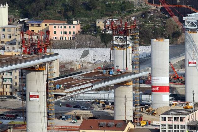 Foto IPP Alfonso Cannavacciuolo Genova 22 03 2020 Ponte Morandi nella foto: innalzamento campata tra le pile 10 e 11 del ponte morandi Italy Photo Press - World Copyright Ponte Morandi  0