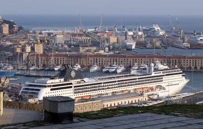 Foto IPP Alfonso Cannavacciuolo Genova 22 03 2020 Emergenza Coronavirus nella foto: la nave da crociera msc opera ferma nel porto di genova Italy Photo Press - World Copyright Emergenza Coronavirus  0