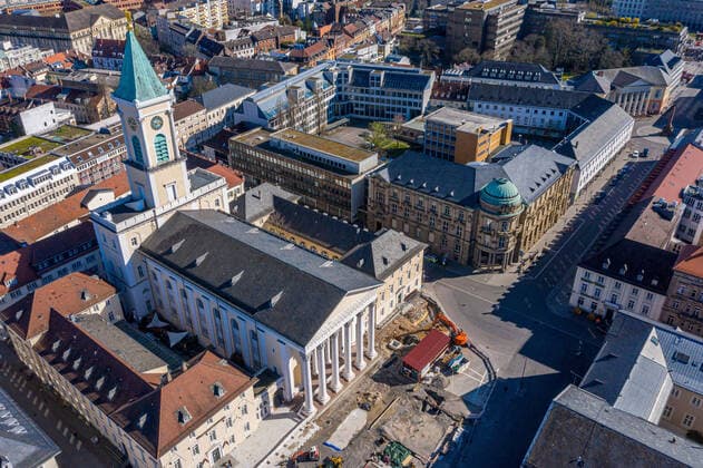 Luftbild_Stadtmitte am 22.03.2020 in Karlsruhe (), Germany Die evangelische Stadtkirche am Marktplatz. Karlsruhe Innenstadt-West Östlicher Teil Baden-Württemberg Germany