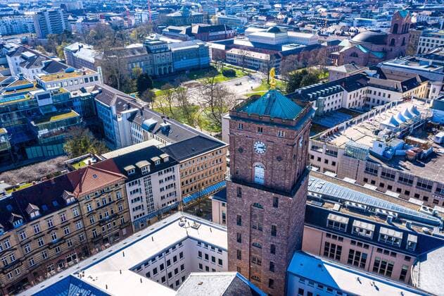 Luftbild_Stadtmitte am 22.03.2020 in Karlsruhe (), Germany Turm des Karlsruher Rathauses, im Hintergrund der Friedrichsplatz. Karlsruhe Innenstadt-West Östlicher Teil Baden-Württemberg Germany