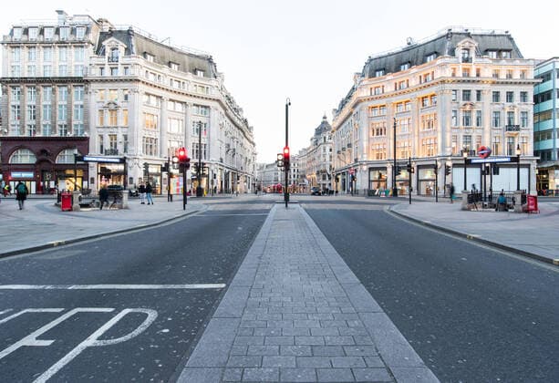. 22 03 2020. London, United Kingdom. Coronavirus crisis. View of an almost empty Oxford Street this afternoon. Despite the fact that during the weekend many people have ignored the British GovernmentÂ s recommendation to stay at home to battle the coronavirus, this afternoon, central spots in London were almost empty.  xGustavoxValientex xi-Imagesx IIM-20946-0006