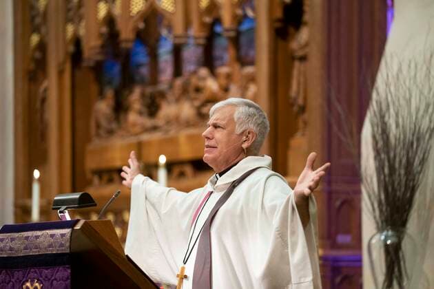 March 22, 2020, Austin, Texas, USA: Pastor John Van Haneghan of Saint Martin s Lutheran Church preaches to an empty sanctuary that would normally hold several hundred worshipers on a Sunday morning in downtown Austin. The church is offering online services while crowd restrictions are in place due to the coronavirus pandemic. Austin USA - ZUMAd150 20200322_znp_d150_005 Copyright: xBobxDaemmrichx