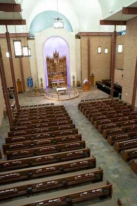 March 22, 2020, Austin, Texas, USA: Pastor John Van Haneghan of Saint Martin s Lutheran Church preaches to an empty sanctuary that would normally hold several hundred worshipers on a Sunday morning in downtown Austin. The church is offering online services while crowd restrictions are in place due to the coronavirus pandemic. Austin USA - ZUMAd150 20200322_znp_d150_009 Copyright: xBobxDaemmrichx