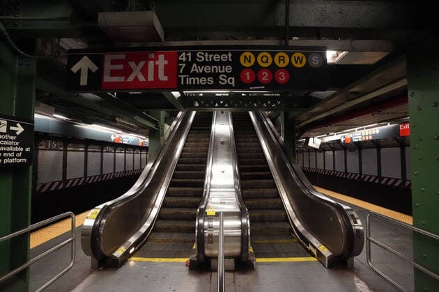 News Bilder des Tages March 22, 2020, New York, NY, USA: New Yorkers respond to the Coronavirus on March 22, 2020 in New York. New York USA - ZUMAb148 20200322_zap_b148_077 Copyright: xBryanxSmithx