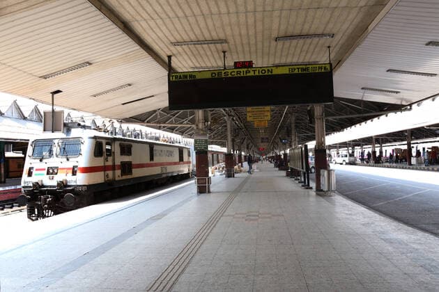 India: Civil curfew against COVID-19 The Howrah Railway Station deserted during a one-day Janata (civil) curfew imposed as a preventive measure against the COVID-19 coronavirus, in Kolkata on March 22, 2020. Nearly one billion people around the world were confined to their homes, as the coronavirus death toll crossed 13,000 and factories were shut in worst-hit Italy after another single-day fatalities record. West Bengal India Copyright: DipaxChakraborty