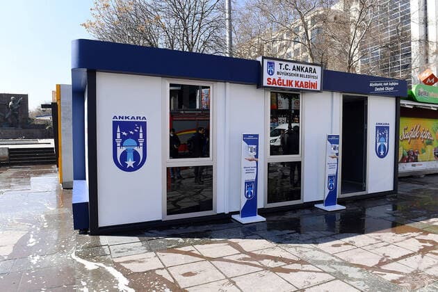 (200323) -- ANKARA, March 23, 2020 -- Photo taken on March 22, 2020 shows a temporary clinic for COVID-19 testing in downtown Ankara, Turkey. The death toll from COVID-19 in Turkey rose to 30 on Sunday, Turkish Health Minister Fahrettin Koca said. The minister tweeted that nine people lost their lives on Sunday, and 289 new patients were diagnosed, bringing the total number of confirmed cases to 1,236. (Photo by Mustafa Kaya Xinhua) TURKEY-ANKARA-COVID-19-TEMPORARY CLINIC zhengsiyuan 