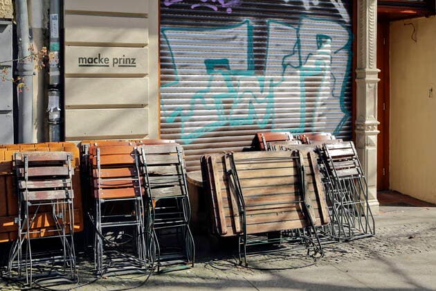 23.03.2020, Berlin, Deutschland - Corona-Krise. Foto: Aufgrund der Corona-Epidemie geschlossene Kneipe in Berlin-Prenzlauer Berg.