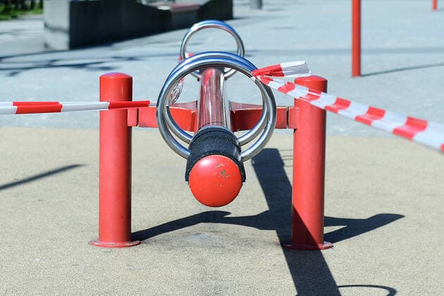 Spielplatzschließungen wegen Coronavirus am 23.03.2020 in Oberhausen Laut Allgemeinverfügung der Stadt Oberhausen sind Spielplätze sowie Bolzplätze seit dem 18.03.2020 geschlossen.