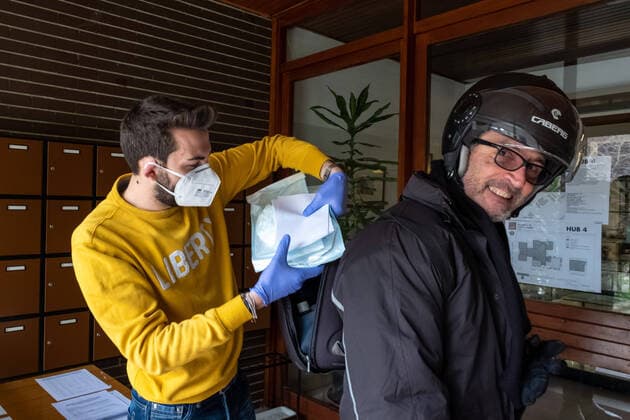 Milan, Coronavirus Covid 19 emergency, distribution to doctors of gels and protective masks provided by the Municipality at Hub 4 in via Zante, which also acts as a collection center for foodstuffs arriving from Caritas and Food Bank for families and individuals in need who have difficulty moving and are then distributed a few times a week (Massimo Alberico Fotogramma, Milan - 2020-03-23) p.s. la foto e utilizzabile nel rispetto del contesto in cui e stata scattata, e senza intento diffamatorio del decoro delle persone rappresentate  Copyright: xMassimoxAlbericox xFOTOGRAMMAx