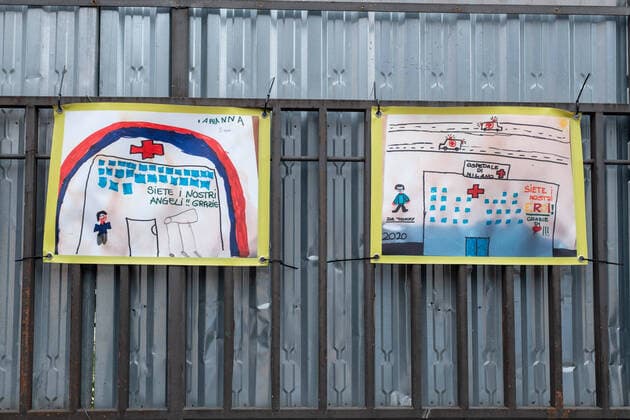 Milan, Coronavirus Covid 19 emergency, a series of colorful drawings to encourage doctors, nurses and all the hospital staff who fight against Coronavirus have been left in front of the Policlinico emergency room (Massimo Alberico Fotogramma, Milan - 2020-03-23) p.s. la foto e utilizzabile nel rispetto del contesto in cui e stata scattata, e senza intento diffamatorio del decoro delle persone rappresentate  Copyright: xMassimoxAlbericox xFOTOGRAMMAx