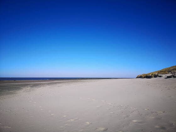 Norderney 2020 - Coronavirus (COVID-19) 23.03.2020, Weststrand, Norderney, Norderney 2020 - Coronavirus (COVID-19) , Aufgrund der Coronavirus-Pandemie wurden Touristen aufgefordert, den Landkreis Aurich samt der Inseln Norderney zu verlassen im Bild Leere am Weststrand von Norderney am nachmittag des 23.03.2020