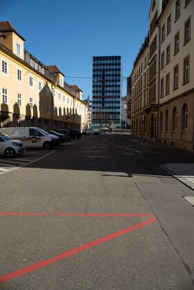 Coronavirus-COVID-19 Leere Plätze und Strassen in der Stuttgarter Innenstadt aufgrund der freiwilligen Ausgangssperre. Stuttgart Mitte Baden-Württemberg Deutschland Copyright: xLeif-HendrikxPiechowskix