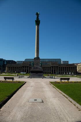Coronavirus-COVID-19 Leere Plätze und Strassen in der Stuttgarter Innenstadt aufgrund der freiwilligen Ausgangssperre. Stuttgart Mitte Baden-Württemberg Deutschland Copyright: xLeif-HendrikxPiechowskix