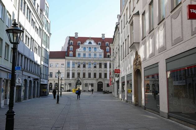 Fuggerplatz, Corona, Augsburg, Ausgangsbeschraenkung, 23.03.2020 Augsburg Bayern Deutschland